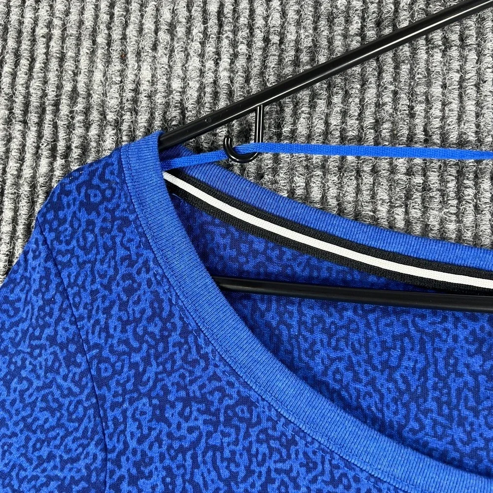 Nike‎ Shirt Womens Size Medium Blue Long Sleeve Activewear Lightweight Sharp